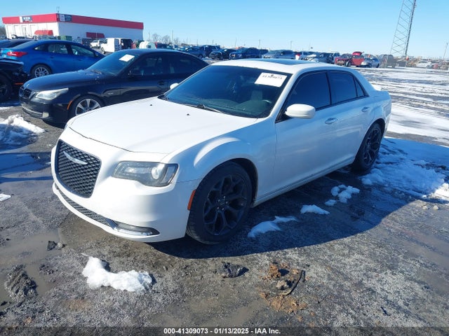Chrysler 300 2015 2C3CCABG7FH786571 Image 2