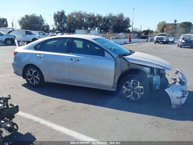 3KPF24AD4ME296196 KIA Forte