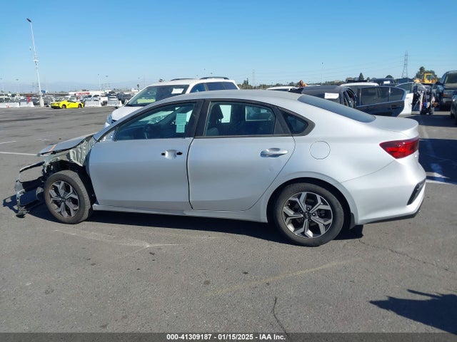 3KPF24AD4ME296196 KIA Forte