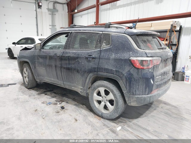 Jeep Compass 2018 3C4NJDBB9JT480164 Image 3