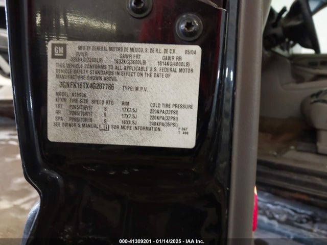 2004 CHEVROLET SUBURBAN 3GNFK16TX4G287786 Photo 8