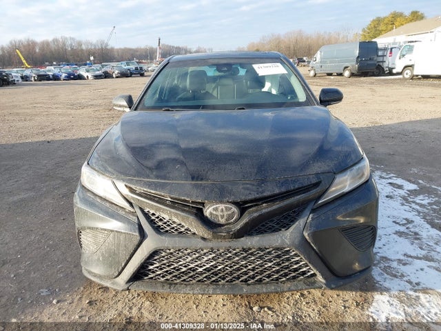 4T1B11HK8JU020584 Toyota CAMRY SE