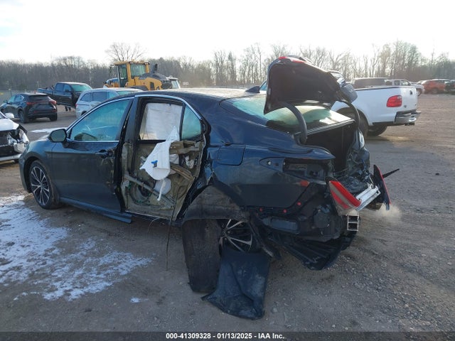 4T1B11HK8JU020584 Toyota CAMRY SE