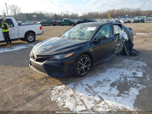 4T1B11HK8JU020584 Toyota CAMRY SE