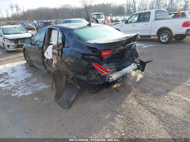 4T1B11HK8JU020584 Toyota CAMRY SE