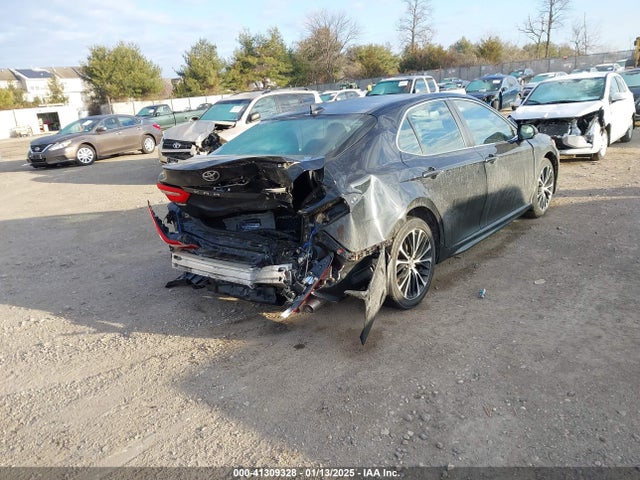 4T1B11HK8JU020584 Toyota CAMRY SE