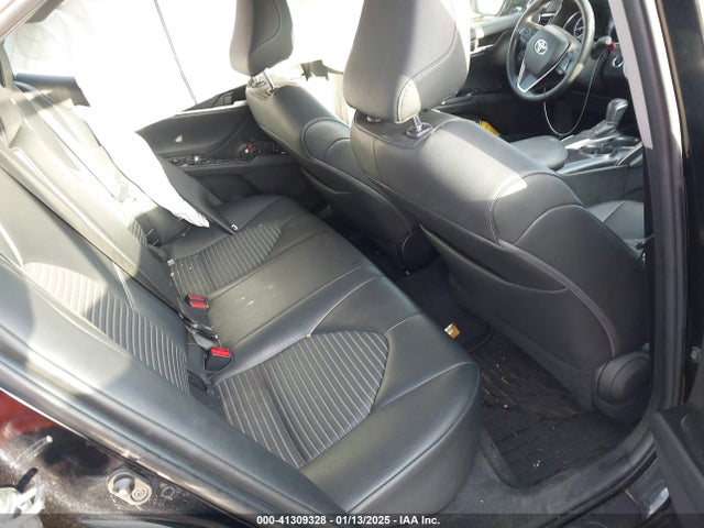 4T1B11HK8JU020584 Toyota CAMRY SE