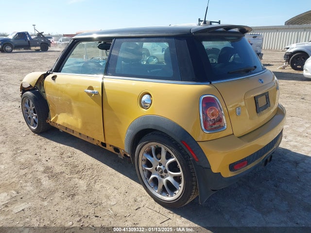 2009 MINI COOPER S WMWMF73529TW87667 Photo 2