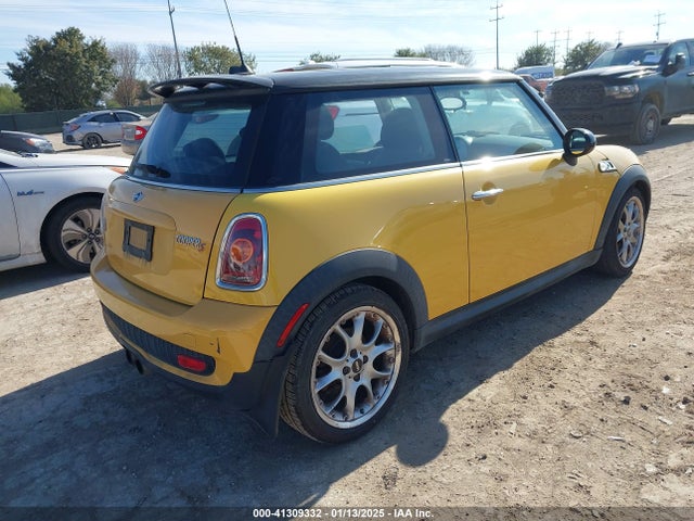 2009 MINI COOPER S WMWMF73529TW87667 Photo 3