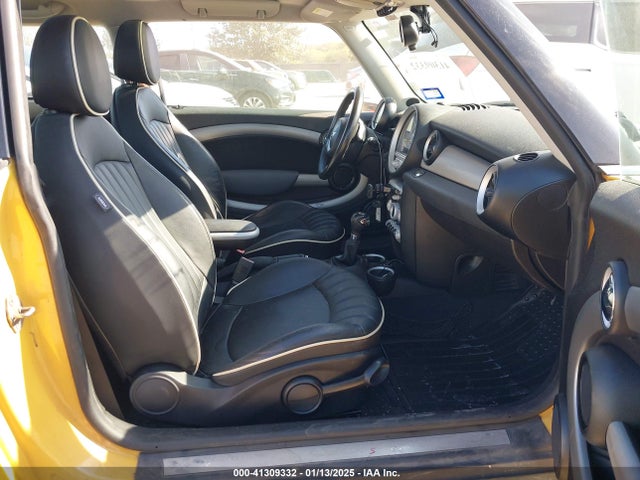 2009 MINI COOPER S WMWMF73529TW87667 Photo 4