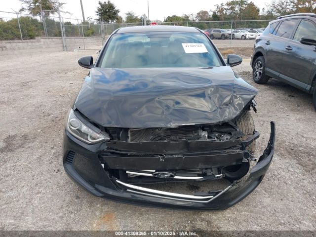 5NPD74LF3HH187236 Hyundai ELANTRA SE