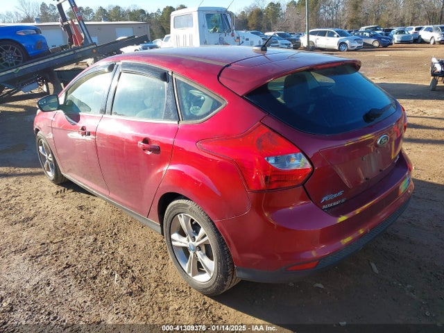Ford Focus 2014 1FADP3K24EL106489 Image 3