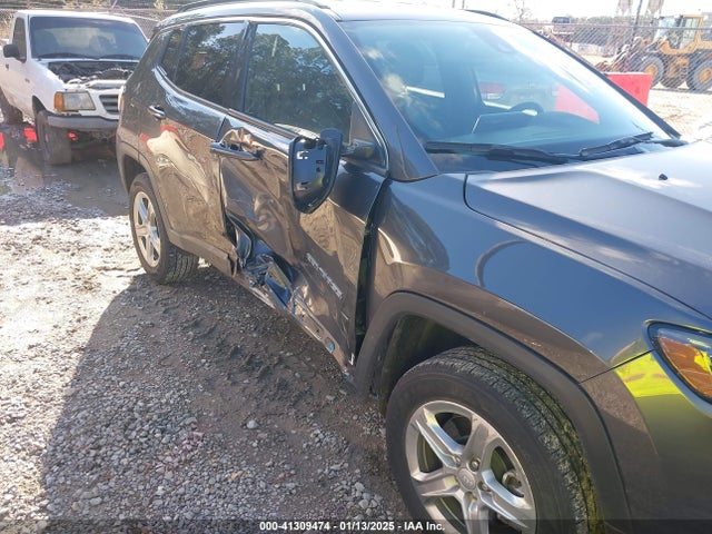 Jeep Compass 2024 3C4NJDBN7RT604650 Image 6