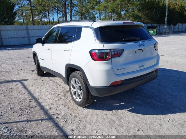 Jeep Compass 2024 3C4NJDBN9RT117157 Image 3