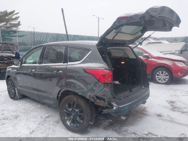 1FMCU9GD0KUA08704 Ford ESCAPE SE