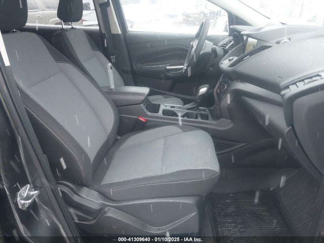 1FMCU9GD0KUA08704 Ford ESCAPE SE