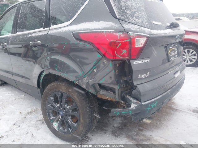 1FMCU9GD0KUA08704 Ford ESCAPE SE