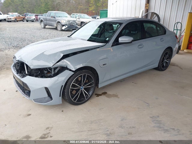 BMW 3 Series 2023 3MW39FF01P8D14279 Image 2
