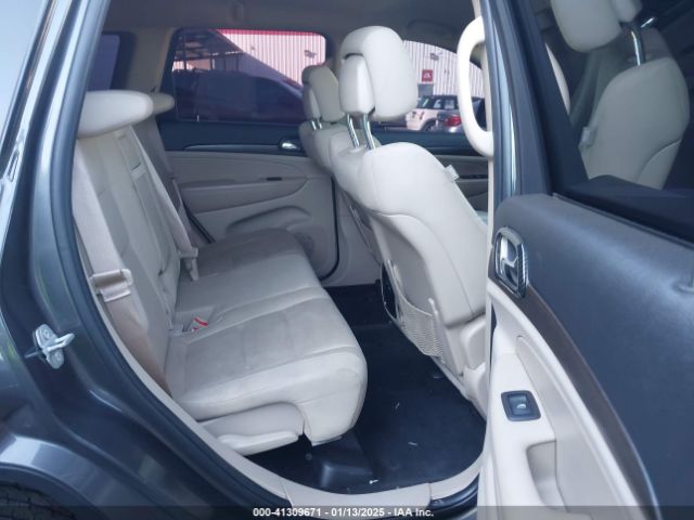 1C4RJFAG2HC608387 Jeep Grand Cherokee Laredo 4x4