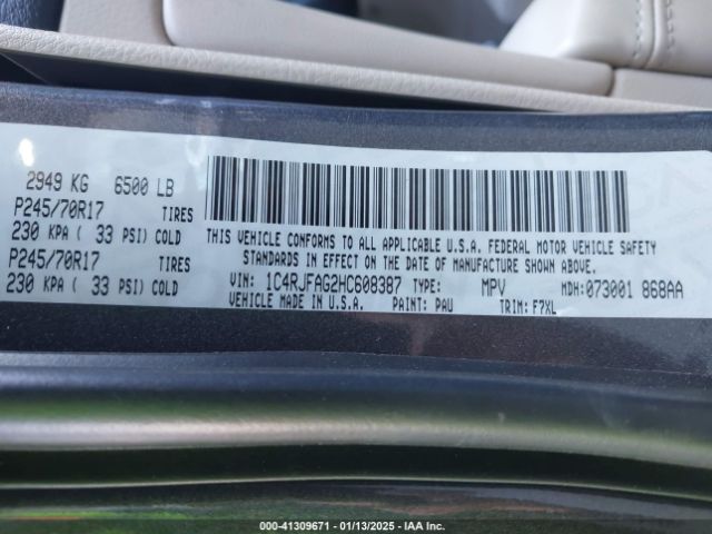 1C4RJFAG2HC608387 Jeep Grand Cherokee Laredo 4x4