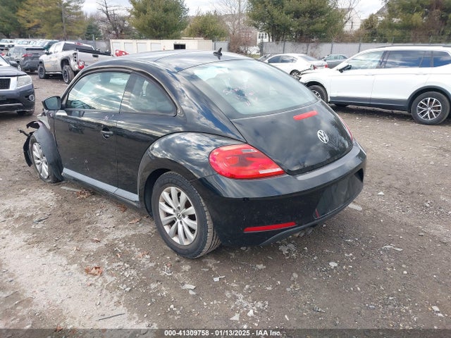 2013 VOLKSWAGEN BEETLE COUPE 3VWJP7AT2DM683224 Photo 2
