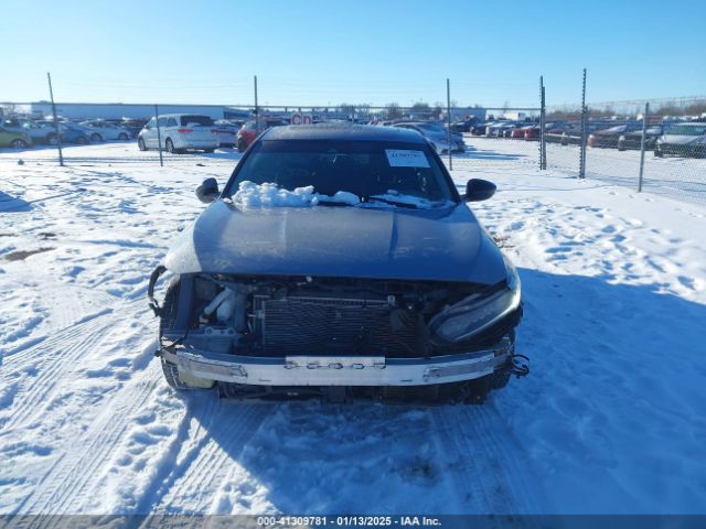 1HGCV3F93NA008991 Honda Accord Hybrid Touring