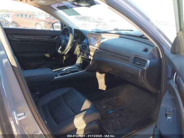 1HGCV3F93NA008991 Honda Accord Hybrid Touring