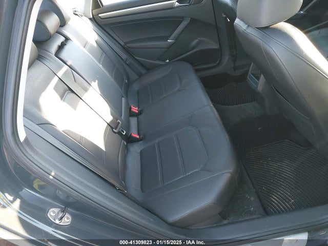 Volkswagen Passat 2016 1VWAT7A3XGC058412 Image 8
