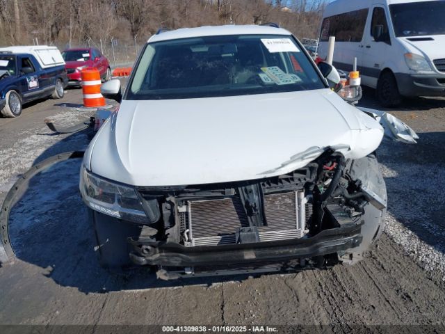 3VV0B7AX9JM015921 Volkswagen Tiguan 2.0t S