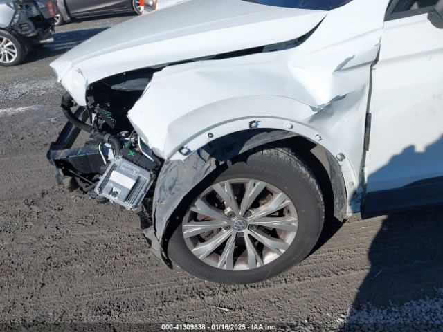 3VV0B7AX9JM015921 Volkswagen Tiguan 2.0t S