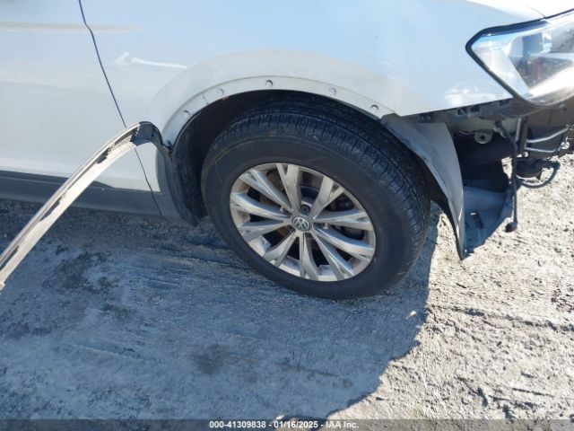 3VV0B7AX9JM015921 Volkswagen Tiguan 2.0t S