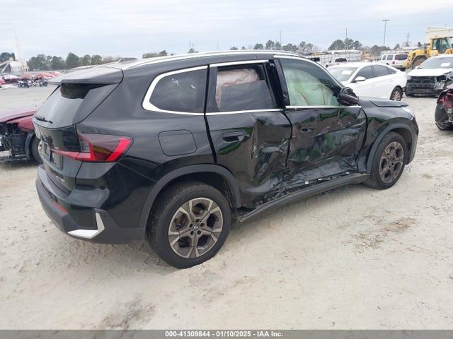 BMW X1 2023 WBX73EF09P5W37687 Image 4