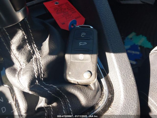 3VWD17AJ9FM415626 Volkswagen JETTA SEDAN