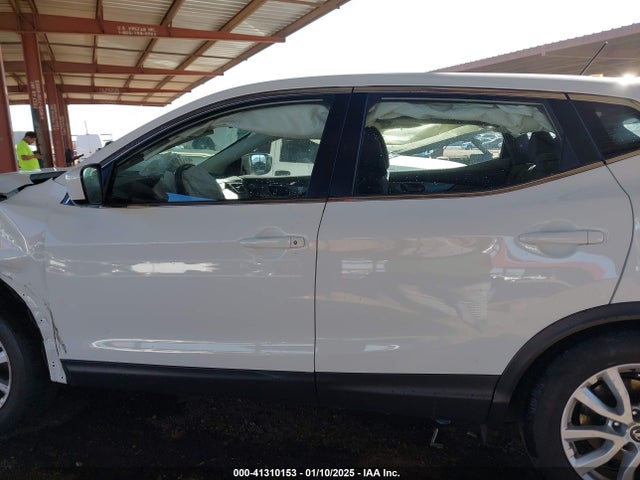 JN1BJ1AV0NW344179 Nissan ROGUE SPORT