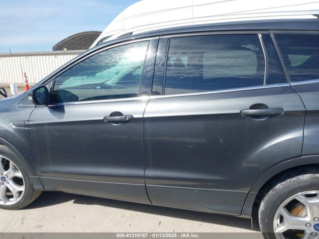 1FMCU0J95KUA04972 Ford Escape