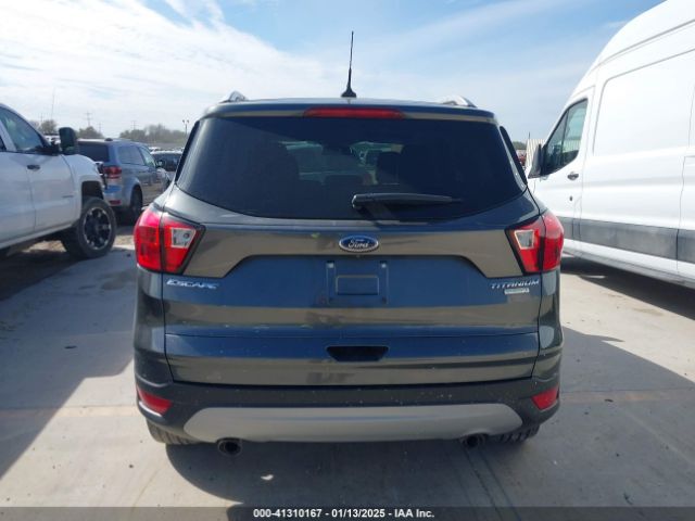 1FMCU0J95KUA04972 Ford Escape
