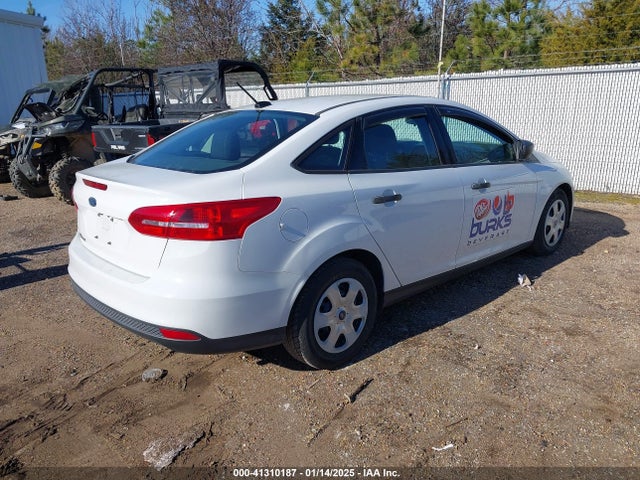 Ford Focus 2018 1FADP3E27JL219617 Image 4