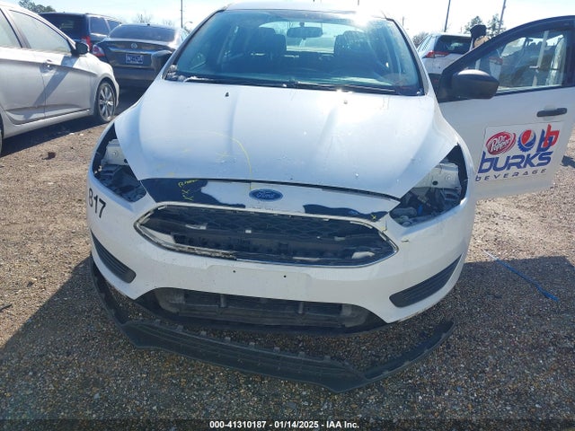 Ford Focus 2018 1FADP3E27JL219617 Image 6