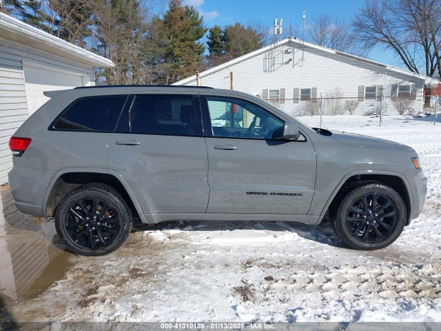 1C4RJFAG4MC795125 Jeep Grand Cherokee Laredo X 4x4