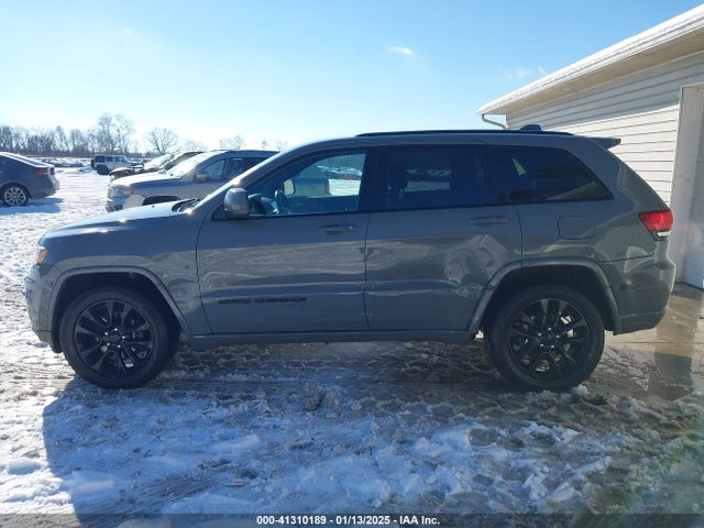 1C4RJFAG4MC795125 Jeep Grand Cherokee Laredo X 4x4