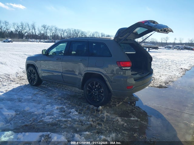 1C4RJFAG4MC795125 Jeep Grand Cherokee Laredo X 4x4