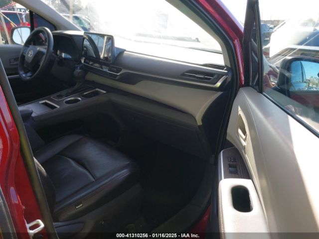 5TDKRKEC4PS139651 Toyota SIENNA LE