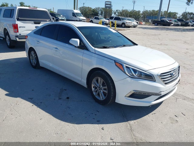 Hyundai SONATA SE 2015 5NPE24AF0FH016219 Image 1