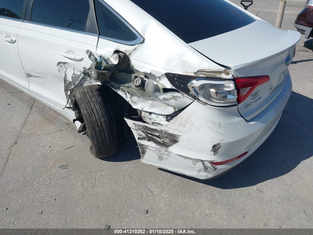 Hyundai SONATA SE 2015 5NPE24AF0FH016219 Image 12