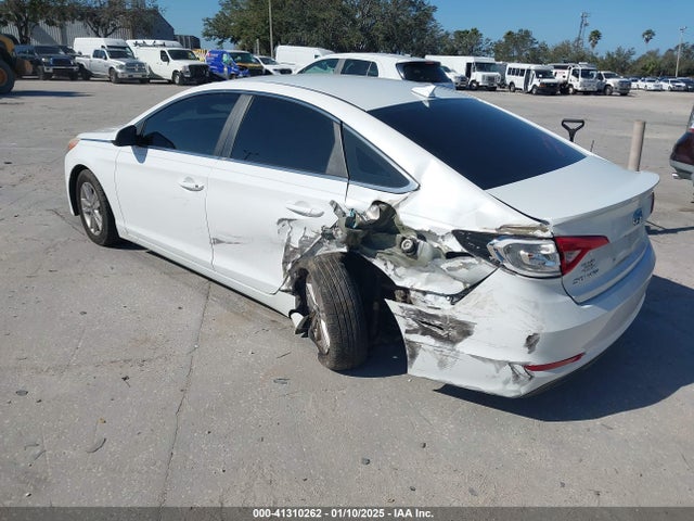 Hyundai SONATA SE 2015 5NPE24AF0FH016219 Image 3