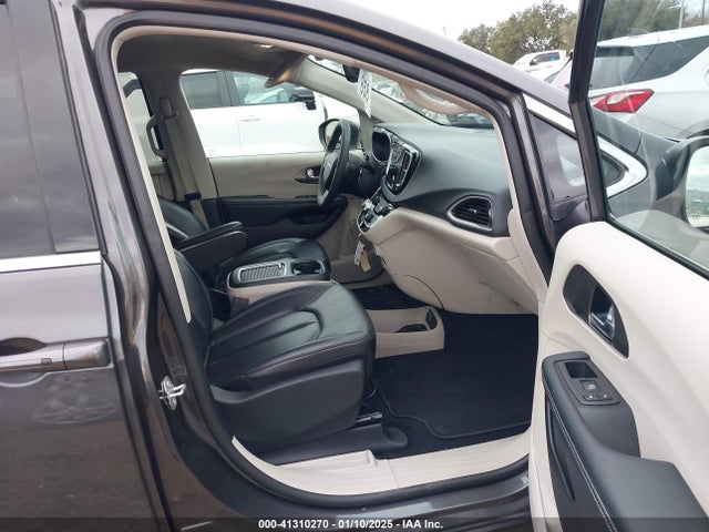 Chrysler Pacifica 2023 2C4RC1BG4PR536061 Image 5