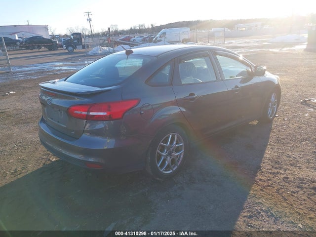 Ford Focus 2015 1FADP3F2XFL319328 Image 4