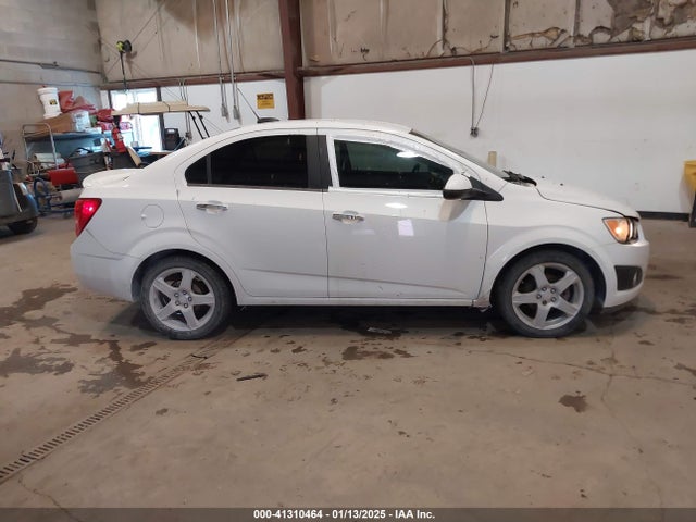 Chevrolet Sonic 2015 1G1JE5SB7F4121961 Image 13