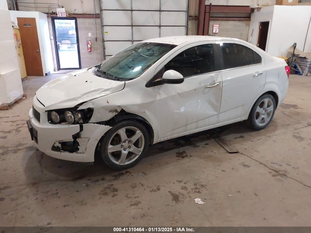 Chevrolet Sonic 2015 1G1JE5SB7F4121961 Image 2