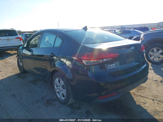 3KPFK4A78JE238629 KIA Forte